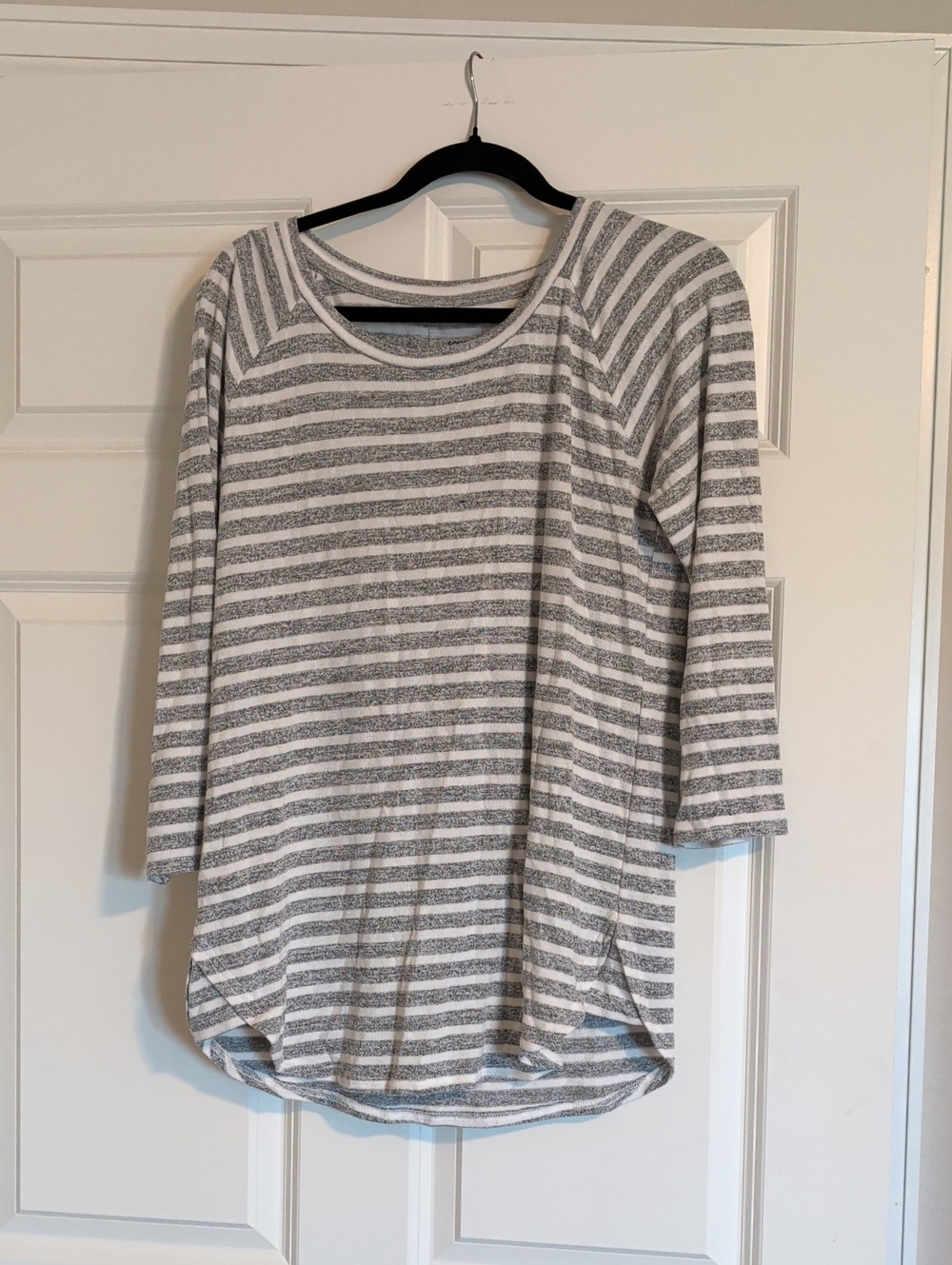 Women’s Gray and White Striped 3/4 Sleeve Top